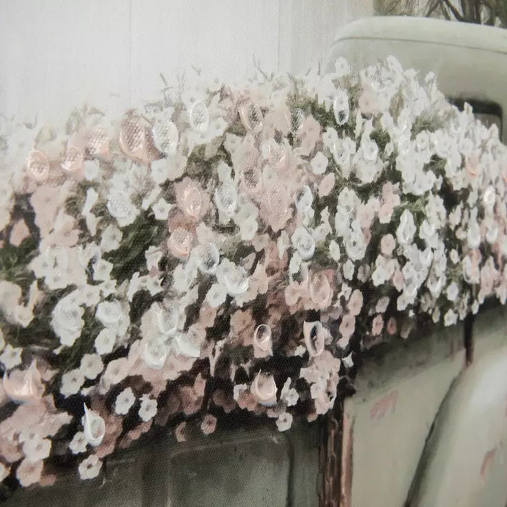 LIENZO DE PETUNIAS EN UN VIEJO CAMIÓN