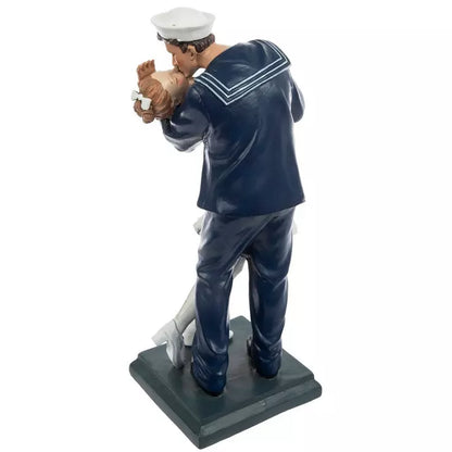 Figura de beso del Día de la Victoria sobre Japón